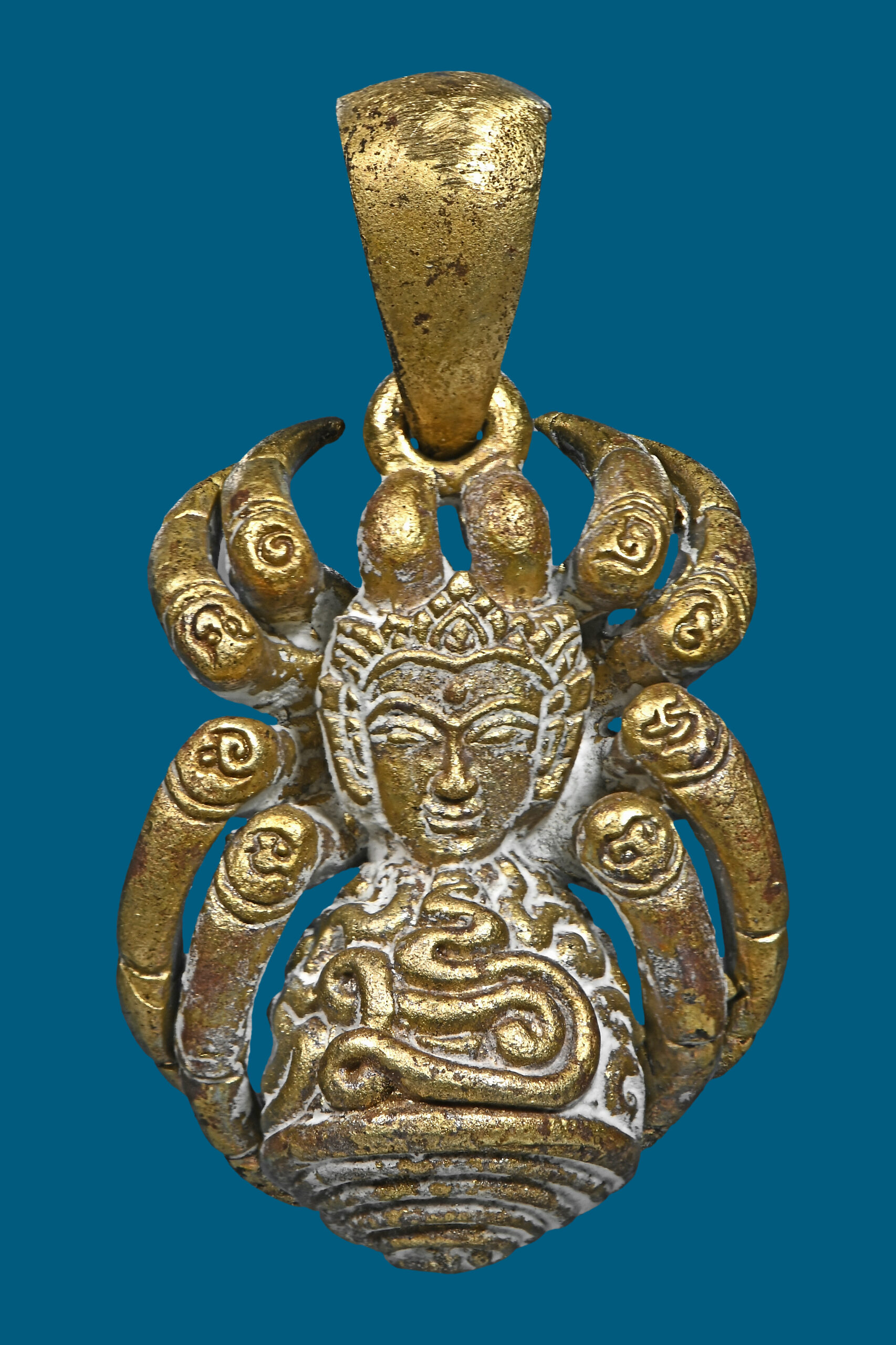 แมงมุมดักทรัพย์นารายณ์ 8 กร เนื้อทองม้าฬ่อ ตุ๊เจ้าปู่หว่าหลิ่ง วิระทะโย หรือ ตุ๊เฒ่า วิระทะโย วัดเวฬุวัน อ.เชียงดาว จ.เชียงใหม่