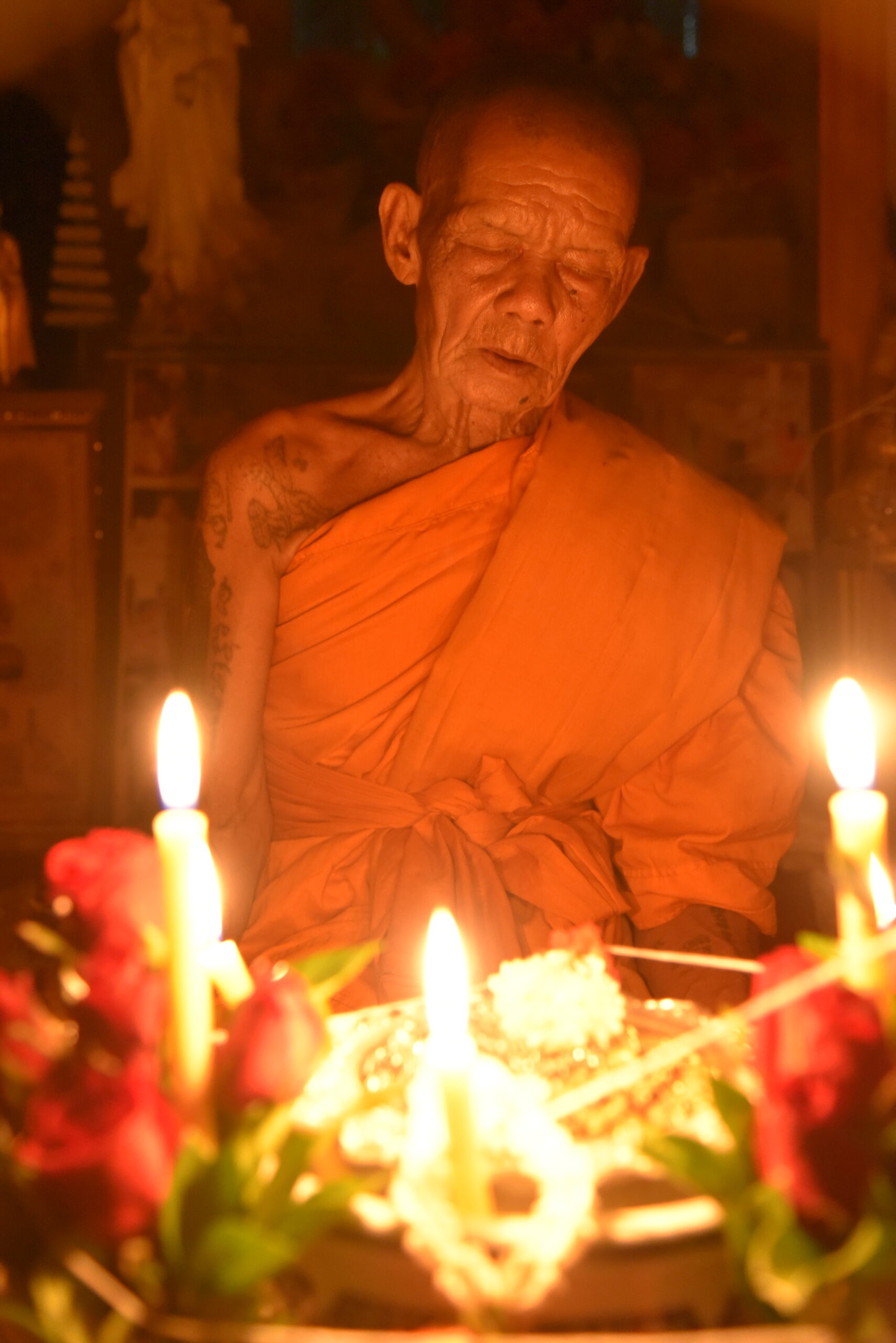 พรายกุมารทอง เนื้อผงมหาภูติลิ้นทอง หลวงปู่สบู่บุญเอก วัดตาคลีภิรมย์ตำบล จังหวัดเพชรบูรณ์ ปลุกเสก - Image 2